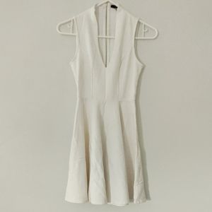 WHITE FORMAL DRESS SIZE XS